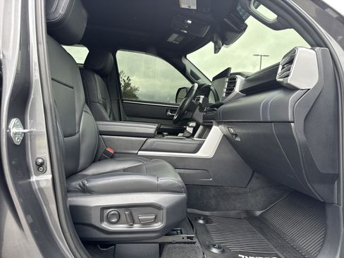 Used 2024 Toyota Tundra Platinum AWD/4WD image 33