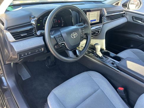 Used 2025 Toyota Camry LE w/ Convenience Package image 15