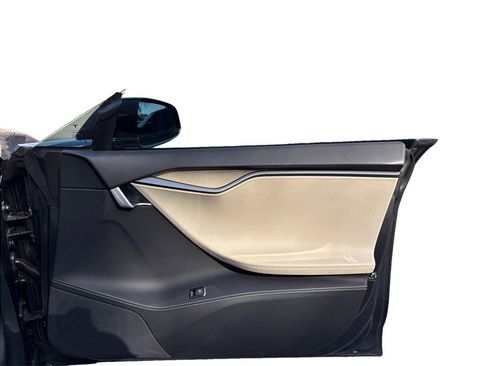 Used 2018 Tesla Model S 100D image 44