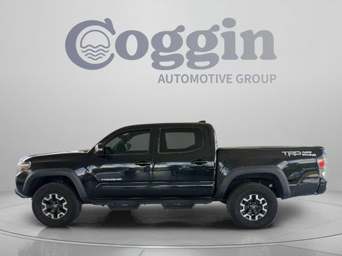 Used 2022 Toyota Tacoma TRD Off-Road w/ Technology Package RWD image 2