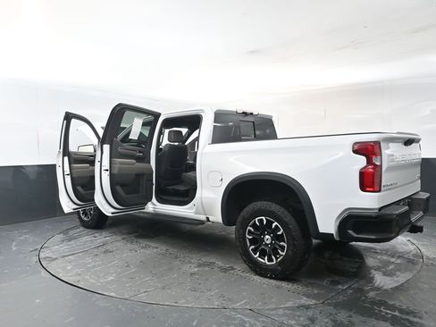 Certified 2022 Chevrolet Silverado 1500 ZR2 w/ Technology Package image 32