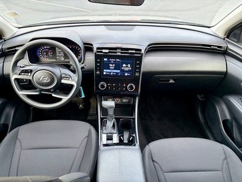 Used 2024 Hyundai Tucson SE image 25
