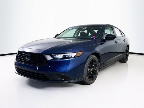 Used 2025 Honda Accord SE image 4