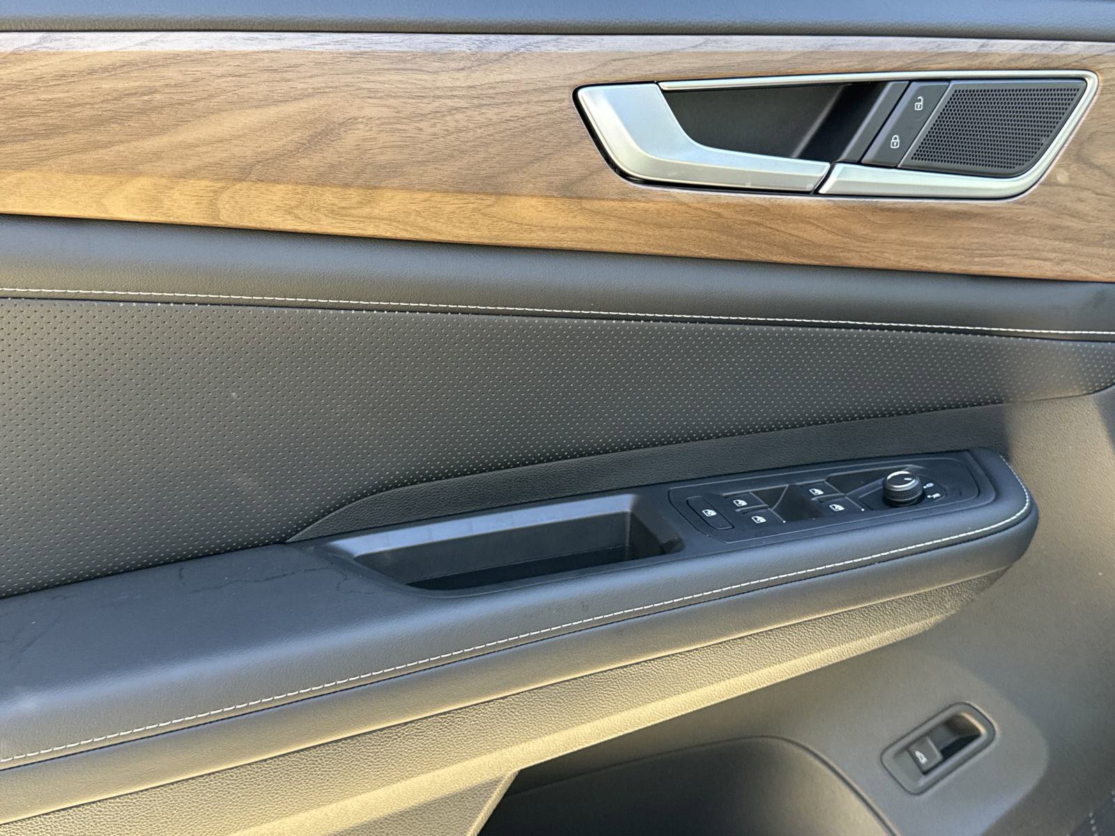 Certified 2026 Volkswagen Atlas SE FWD image 37
