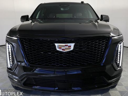 Used 2026 Cadillac Escalade ESV Sport w/ Touring Package image 2