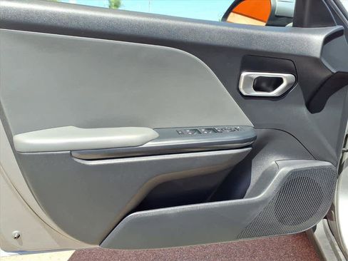 Used 2025 Kia K4 LXS FWD image 15