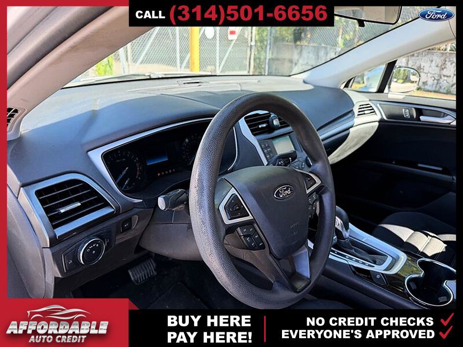 Used 2014 Ford Fusion SE FWD image 9