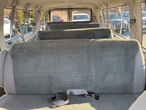 Used 2003 Ford E-350 and Econoline 350 XLT image 10