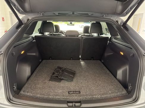 Certified 2023 Volkswagen Atlas Cross Sport SEL R-Line AWD/4WD image 37