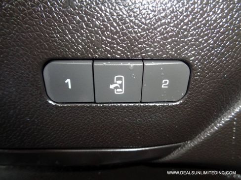 Used 2017 GMC Acadia Limited SLT AWD/4WD image 11