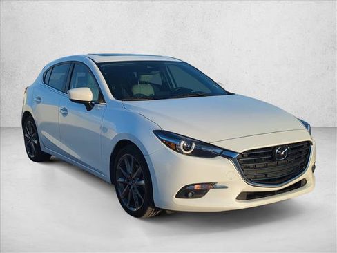 Used 2018 MAZDA MAZDA3 Grand Touring w/ Premium Equipment Package FWD image 3