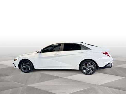 Used 2026 Hyundai Elantra Limited FWD image 5