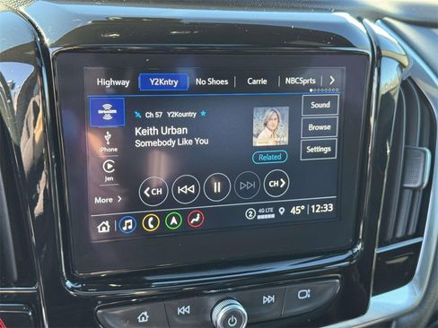 Used 2023 Chevrolet Traverse RS image 26