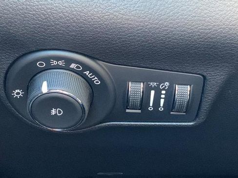 Certified 2026 Jeep Compass Latitude image 46