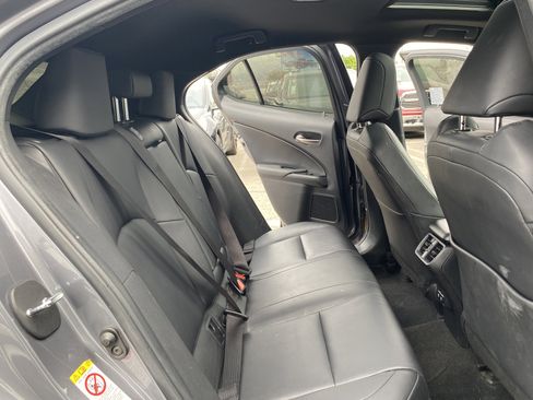 Used 2019 Lexus UX 200 w/ Premium Package image 21