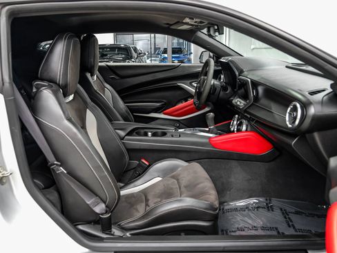 Used 2018 Chevrolet Camaro SS RWD image 35