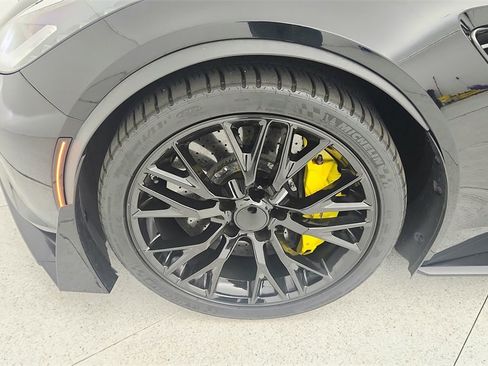 Used 2017 Chevrolet Corvette Z06 w/ Z07 Performance Package image 25