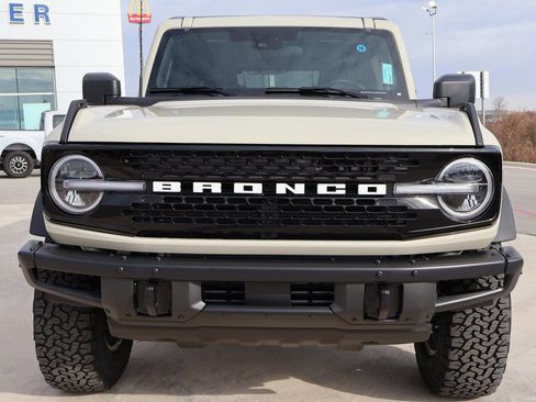 New 2025 Ford Bronco Badlands image 7