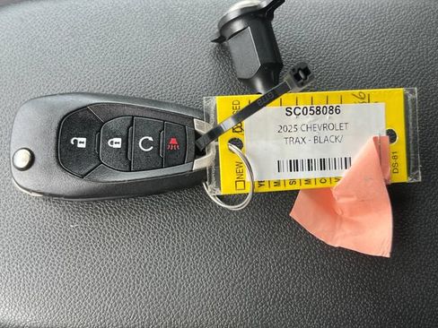 Used 2025 Chevrolet Trax RS w/ Driver Confidence Package FWD image 36