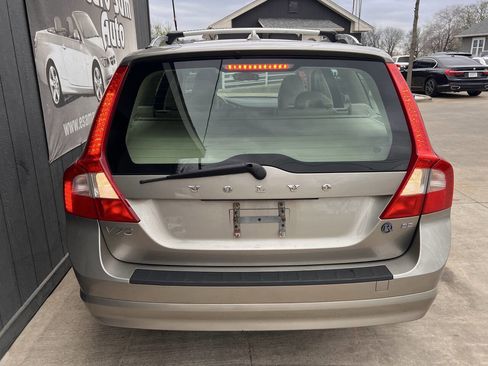 Used 2009 Volvo V70 image 7