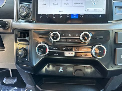 Used 2024 Ford F150 XLT AWD/4WD image 32