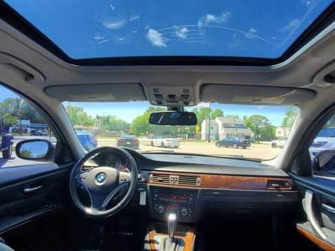 Used 2011 BMW 335i xDrive Sedan image 21