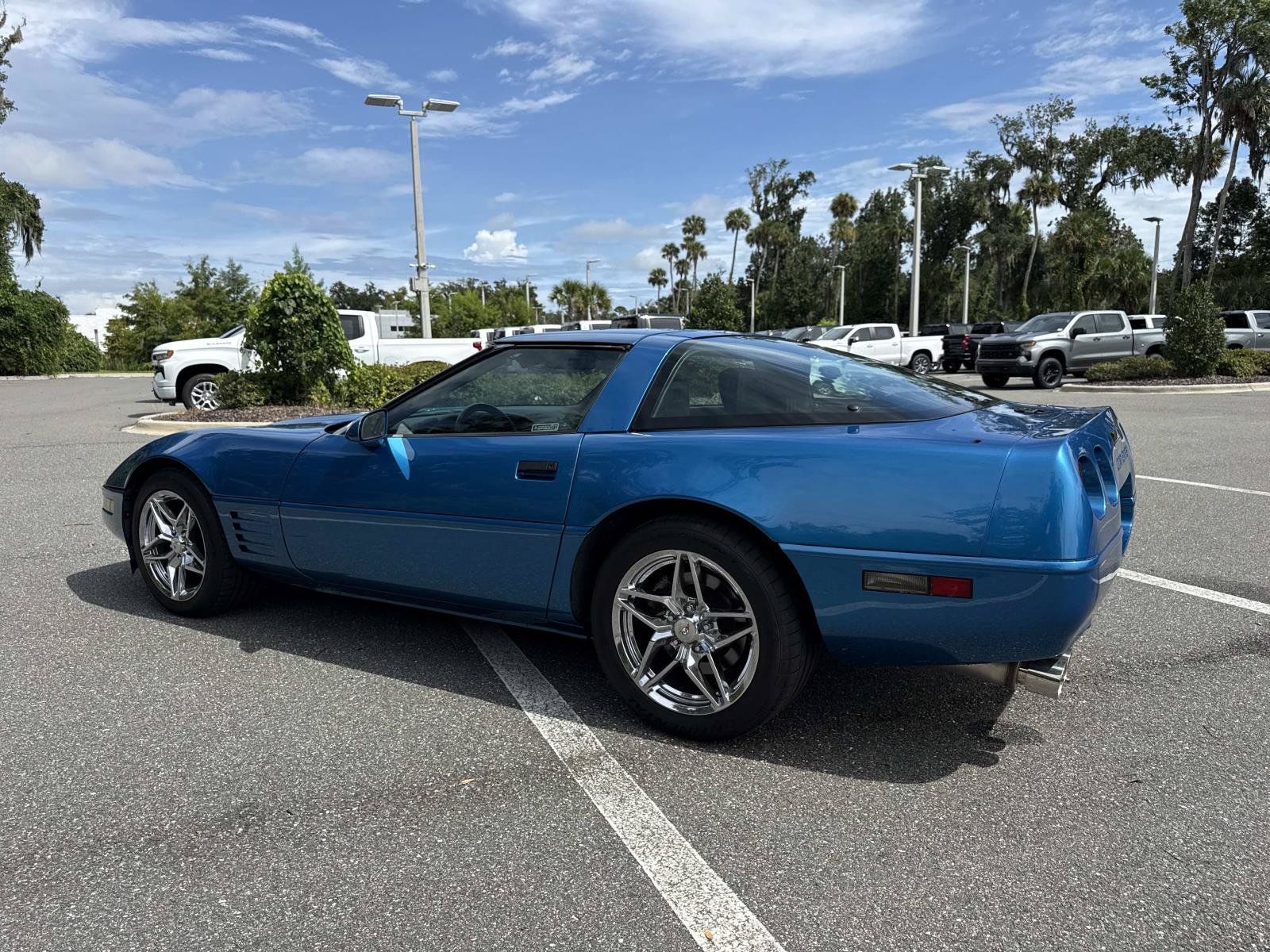 Used 1993 Chevrolet Corvette Coupe RWD image 5