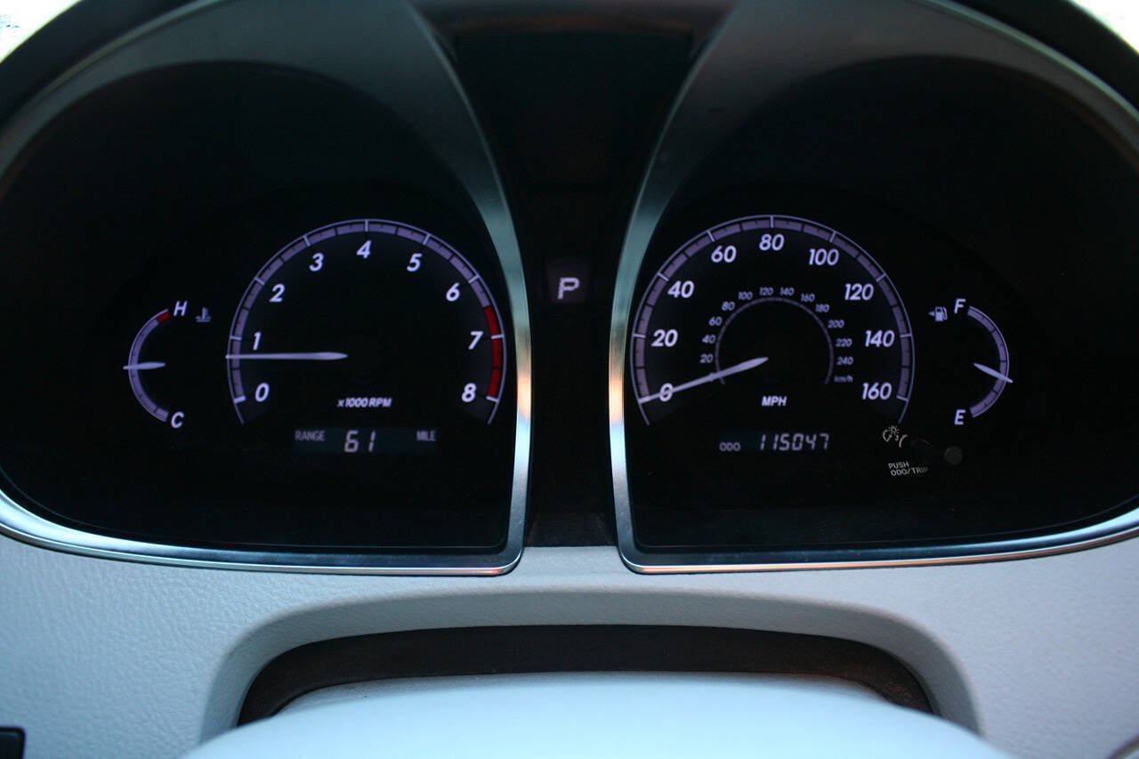 Used 2011 Toyota Avalon FWD image 18