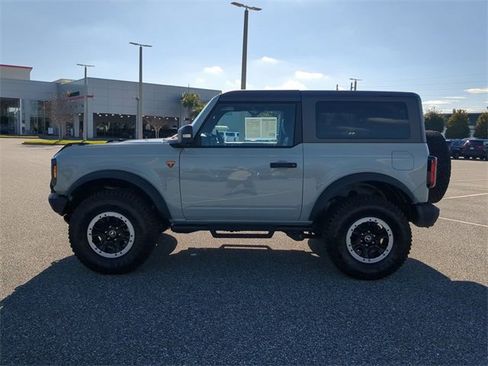 Used 2024 Ford Bronco Badlands image 7