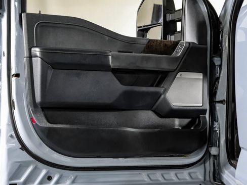 Used 2024 Ford F250 Lariat w/ Black Appearance Package AWD/4WD image 34