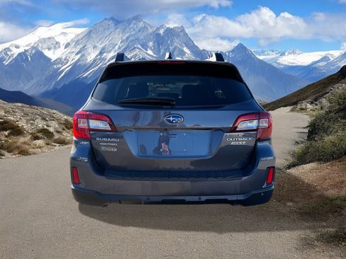 Used 2017 Subaru Outback 2.5i Limited image 4
