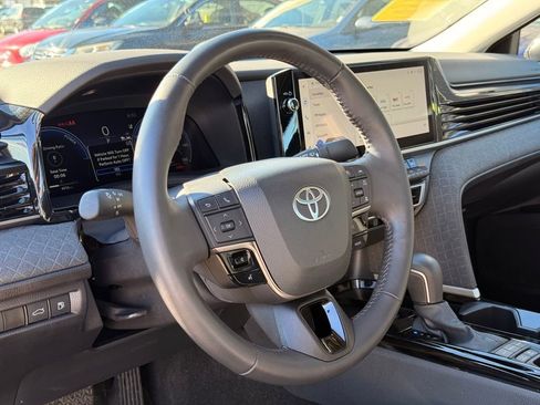 Used 2025 Toyota Camry XLE AWD/4WD image 30