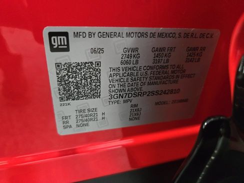 New 2025 Chevrolet Equinox EV RS w/ Convenience Package II FWD image 37