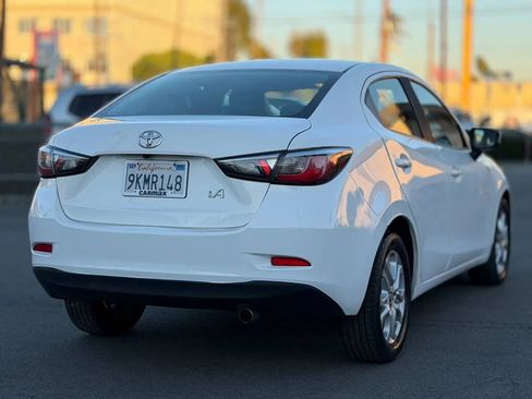 Used 2017 Toyota Yaris iA image 13