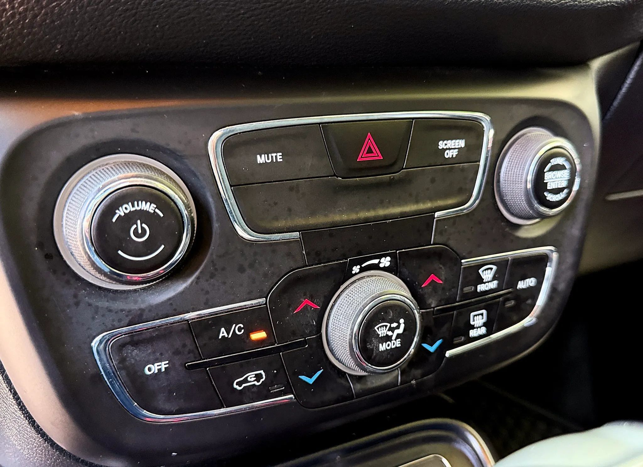 Used 2019 Jeep Compass Trailhawk w/ Cold Weather Group AWD/4WD image 57