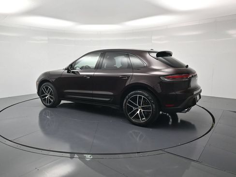 Certified 2024 Porsche Macan AWD/4WD image 3