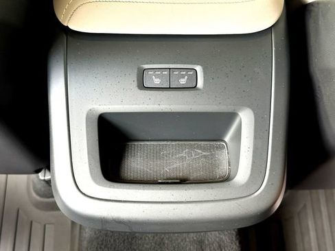 Used 2026 Volvo XC60 B5 Plus w/ Protection Package Premier AWD/4WD image 25