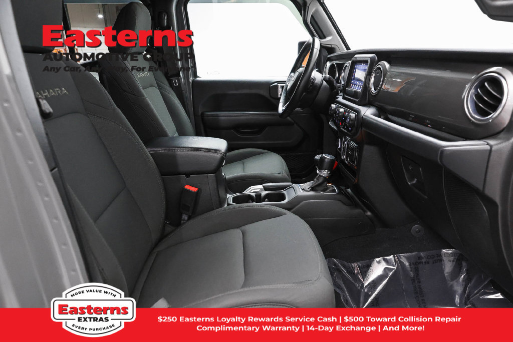 Used 2018 Jeep Wrangler Unlimited Sahara AWD/4WD image 23