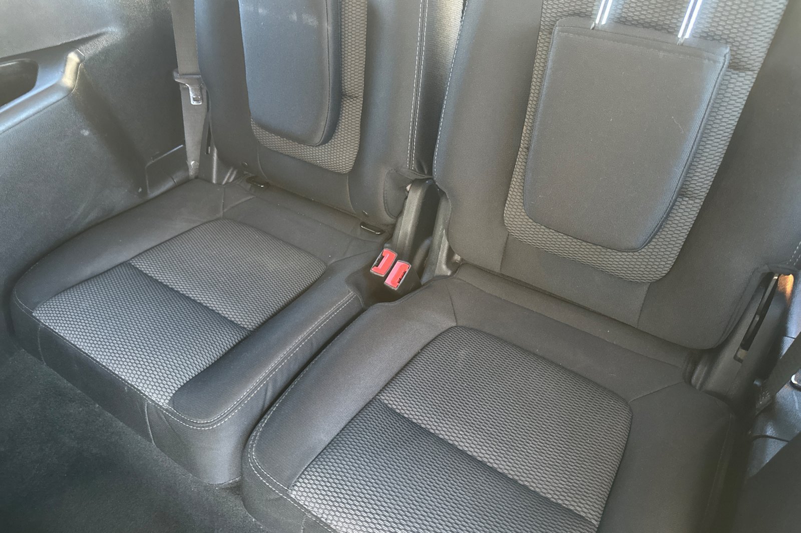 Used 2017 Ford Explorer XLT FWD image 18