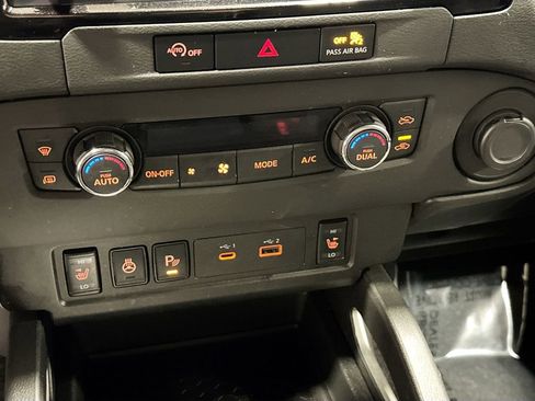 Used 2024 Nissan Frontier SV w/ SV Convenience Package image 13