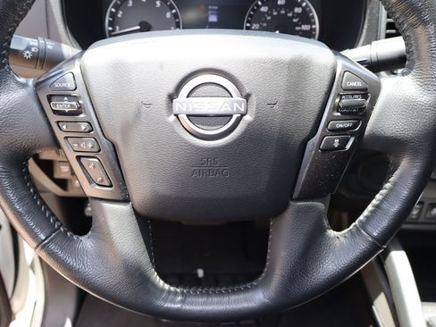 Used 2024 Nissan Frontier SL w/ Technology Package RWD image 12