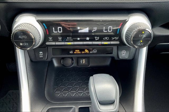 Used 2023 Toyota RAV4 XLE FWD image 17