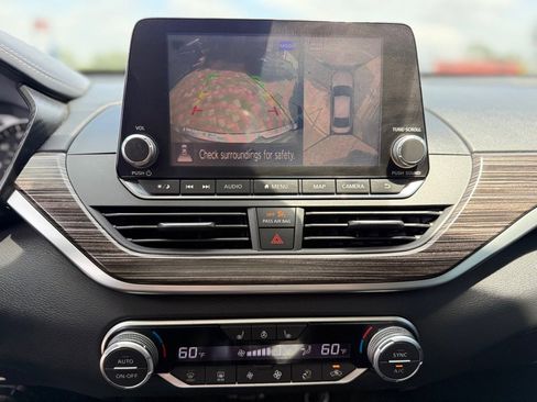 Used 2019 Nissan Altima 2.5 Platinum FWD image 14