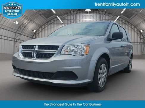Used 2018 Dodge Grand Caravan SE image 1