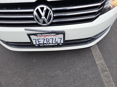 Used 2014 Volkswagen Passat 1.8T S image 10