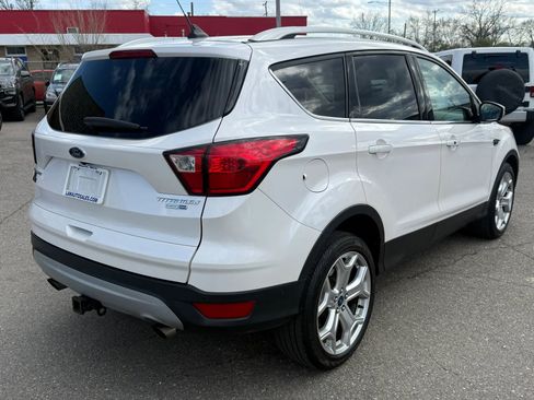Used 2019 Ford Escape Titanium image 5