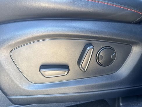 Used 2025 Ford Explorer ST-Line image 17