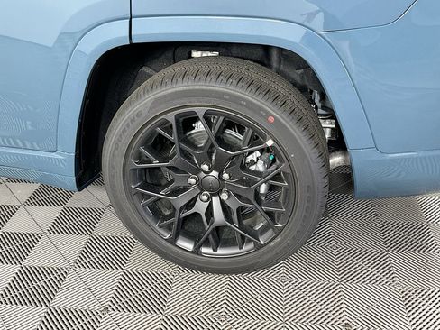 New 2026 Jeep Grand Cherokee L Summit w/ Obsidian Package AWD/4WD image 40