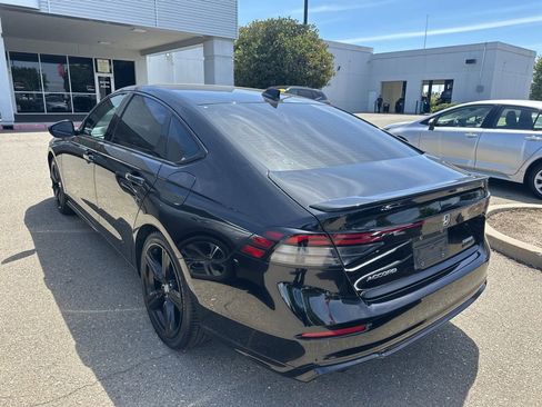 Used 2024 Honda Accord Sport image 4