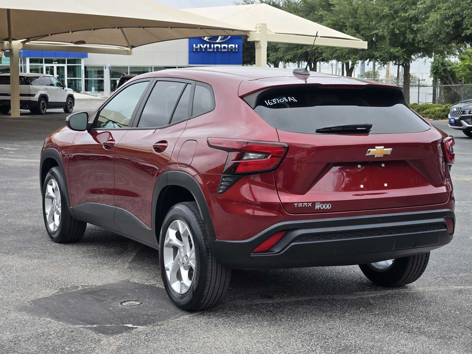 Used 2024 Chevrolet Trax LS w/ LS Convenience Package FWD image 5